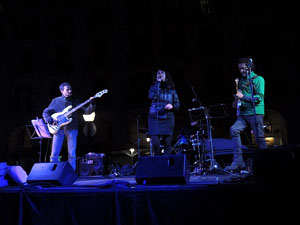 Actuaci&oacute; musical a la pla&ccedil;a de la Independ&egrave;ncia