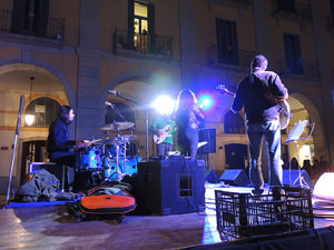 Actuaci&oacute; musical a la pla&ccedil;a de la Independ&egrave;ncia