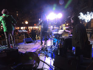 Actuaci&oacute; musical a la pla&ccedil;a de la Independ&egrave;ncia