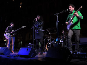 Actuaci&oacute; musical a la pla&ccedil;a de la Independ&egrave;ncia