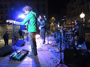 Actuaci&oacute; musical a la pla&ccedil;a de la Independ&egrave;ncia