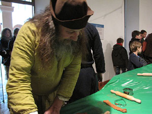 Taller sobre la vida civil i la indument&agrave;ria a la Girona medieval