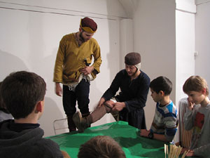 Taller sobre la vida civil i la indument&agrave;ria a la Girona medieval