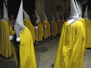 Setmana Santa 2014 a Girona. Process&oacute; del Sant Enterrament