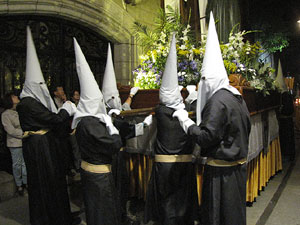 Setmana Santa 2014 a Girona. Process&oacute; del Sant Enterrament