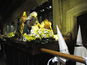 Setmana Santa 2014 a Girona. Process&oacute; del Sant Enterrament