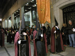 Setmana Santa 2014 a Girona. Process&oacute; del Sant Enterrament