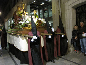 Setmana Santa 2014 a Girona. Process&oacute; del Sant Enterrament