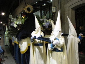 Setmana Santa 2014 a Girona. Process&oacute; del Sant Enterrament