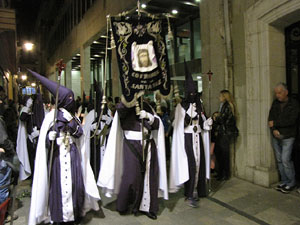 Setmana Santa 2014 a Girona. Process&oacute; del Sant Enterrament