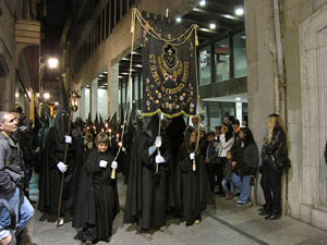 Setmana Santa 2014 a Girona. Process&oacute; del Sant Enterrament
