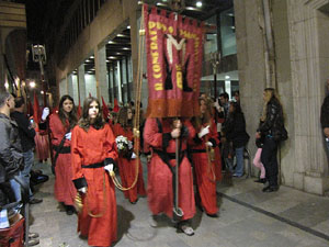 Setmana Santa 2014 a Girona. Process&oacute; del Sant Enterrament