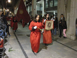 Setmana Santa 2014 a Girona. Process&oacute; del Sant Enterrament