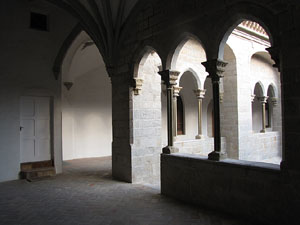 Monestir de Sant Daniel. El claustre g&ograve;tic