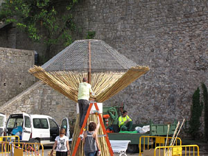 Girona Temps de Flors 2014. Preparaci&oacute; dels muntatges florals