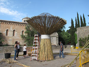 Girona Temps de Flors 2014. Preparaci&oacute; dels muntatges florals