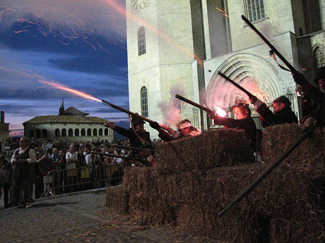 VI Festa Reviu els Setges Napole&ograve;nics de Girona. Recreaci&oacute; del Gran Dia de Girona al Barri Vell