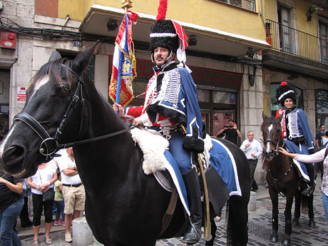 VI Festa Reviu els Setges Napole&ograve;nics de Girona. Desfilada pels carrers del Barri Vell de Girona