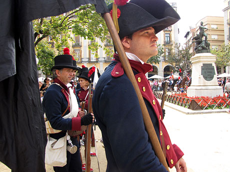VI Festa Reviu els Setges Napole&ograve;nics de Girona. Presentaci&oacute; dels grups i salves d'honor