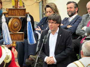 75&egrave; aniversari Associaci&oacute; de Jes&uacute;s Crucificat - Manaies de Girona. Vexillatio Gerundensis. Desfilada de 781 manaies pels carrers de Girona