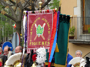 75&egrave; aniversari Associaci&oacute; de Jes&uacute;s Crucificat - Manaies de Girona. Vexillatio Gerundensis. Desfilada de 781 manaies pels carrers de Girona