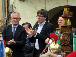 75&egrave; aniversari Associaci&oacute; de Jes&uacute;s Crucificat - Manaies de Girona. Vexillatio Gerundensis. Desfilada de 781 manaies pels carrers de Girona