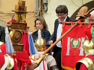 75&egrave; aniversari Associaci&oacute; de Jes&uacute;s Crucificat - Manaies de Girona. Vexillatio Gerundensis. Desfilada de 781 manaies pels carrers de Girona