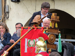 75&egrave; aniversari Associaci&oacute; de Jes&uacute;s Crucificat - Manaies de Girona. Vexillatio Gerundensis. Desfilada de 781 manaies pels carrers de Girona