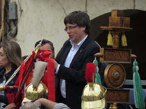 75&egrave; aniversari Associaci&oacute; de Jes&uacute;s Crucificat - Manaies de Girona. Vexillatio Gerundensis. Desfilada de 781 manaies pels carrers de Girona