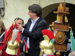 75&egrave; aniversari Associaci&oacute; de Jes&uacute;s Crucificat - Manaies de Girona. Vexillatio Gerundensis. Desfilada de 781 manaies pels carrers de Girona