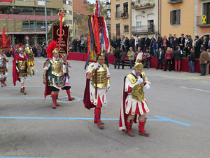 75&egrave; aniversari Associaci&oacute; de Jes&uacute;s Crucificat - Manaies de Girona. Vexillatio Gerundensis. Desfilada de 781 manaies pels carrers de Girona