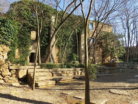 La Creu dels &Agrave;ngels, escultura de Max Var&eacute;s