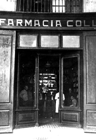 Fa&ccedil;ana de la farm&agrave;cia Coll, a la Rambla de la Llibertat