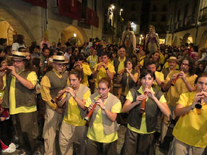 Fires de Girona 2014. Ballades de capgrossos, gegants i &Agrave;guila de la ciutat a la pla&ccedil;a del Vi