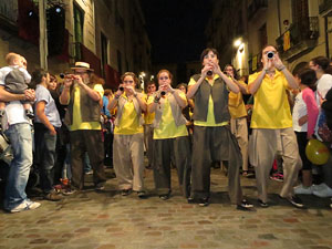 Fires de Girona 2014. Ballades de capgrossos, gegants i &Agrave;guila de la ciutat a la pla&ccedil;a del Vi