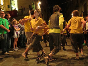 Fires de Girona 2014. Ballades de capgrossos, gegants i &Agrave;guila de la ciutat a la pla&ccedil;a del Vi
