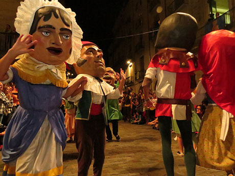 Ballades de capgrossos, gegants i &Agrave;guila de la ciutat a la pla&ccedil;a del Vi