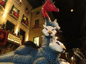 Fires de Girona 2014. Ballades de capgrossos, gegants i &Agrave;guila de la ciutat a la pla&ccedil;a del Vi