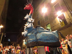 Fires de Girona 2014. Ballades de capgrossos, gegants i &Agrave;guila de la ciutat a la pla&ccedil;a del Vi
