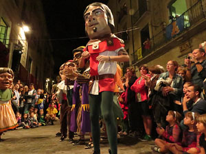 Fires de Girona 2014. Ballades de capgrossos, gegants i &Agrave;guila de la ciutat a la pla&ccedil;a del Vi