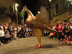 Fires de Girona 2014. Ballades de capgrossos, gegants i &Agrave;guila de la ciutat a la pla&ccedil;a del Vi