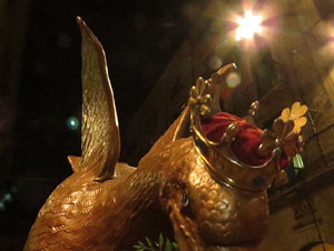 Fires de Girona 2014. Ballades de capgrossos, gegants i &Agrave;guila de la ciutat a la pla&ccedil;a del Vi