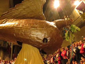 Fires de Girona 2014. Ballades de capgrossos, gegants i &Agrave;guila de la ciutat a la pla&ccedil;a del Vi