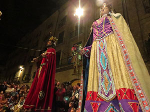 Fires de Girona 2014. Ballades de capgrossos, gegants i &Agrave;guila de la ciutat a la pla&ccedil;a del Vi