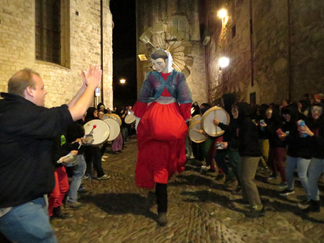 Fires de Girona 2014. Cercavila. La Bateria de Girona, cercavila de percussionistes