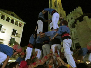Fires de Girona 2014. Castells de vigilia a c&agrave;rrec de Marrecs de Salt i Castellers de Badalona