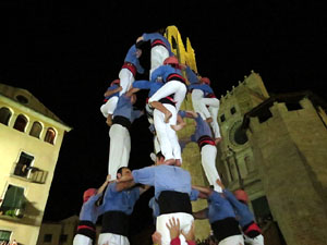 Fires de Girona 2014. Castells de vigilia a c&agrave;rrec de Marrecs de Salt i Castellers de Badalona