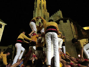 Fires de Girona 2014. Castells de vigilia a c&agrave;rrec de Marrecs de Salt i Castellers de Badalona