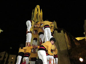 Fires de Girona 2014. Castells de vigilia a c&agrave;rrec de Marrecs de Salt i Castellers de Badalona