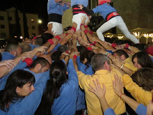Fires de Girona 2014. Castells de vigilia a c&agrave;rrec de Marrecs de Salt i Castellers de Badalona